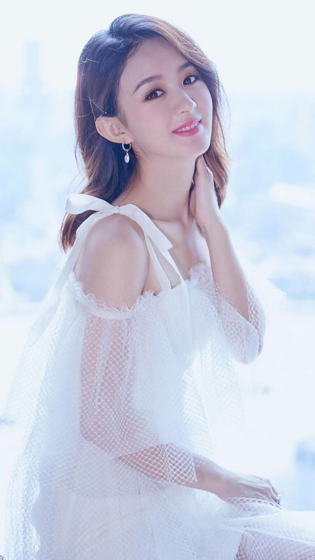 爱游戏在线登录-勇士在最后两分钟狂砍15分，库里连续三次远距离三分帮助球队完成惊天逆转！